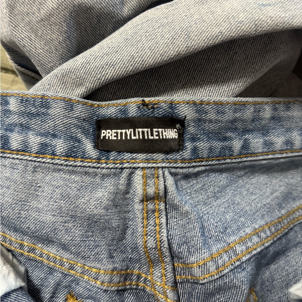 PrettyLittleThing Light Blue Denim Jeans